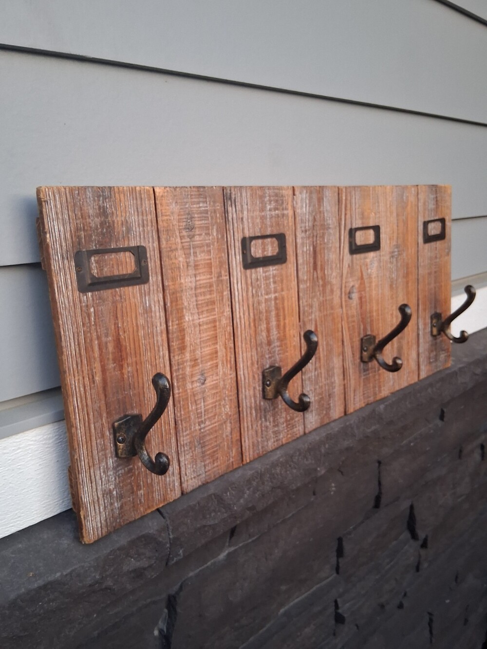 NWT Ashland Farmhouse Wood Wall Coat Rack 4 Metal Hooks Label Holder Entryway